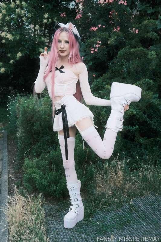 Would you take a walk in the woods with me? 👀 I think we could come up with something dirty 🥵


♡ #petite #egirl #babyface 
#skinny #pussy #piercedpussy #smallboobs #alt
#ass #cosplaygirl ♡