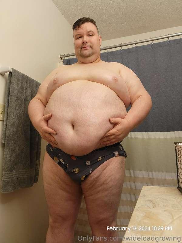 I'm still alive and fat! Not sure if I'll be able to post re..