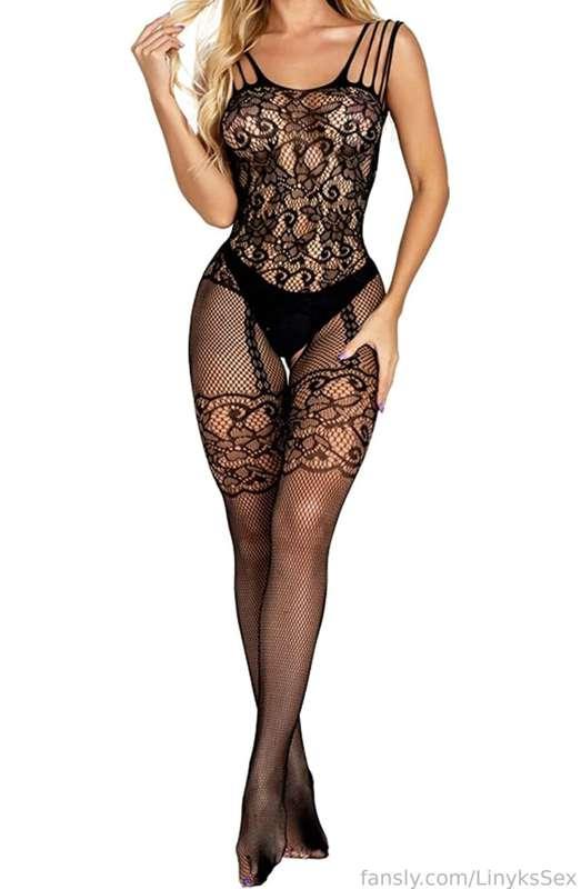 I would love to buy this outfit but I think if pink 😻 help me reach $25 and I'll send you some content free in it ❤️