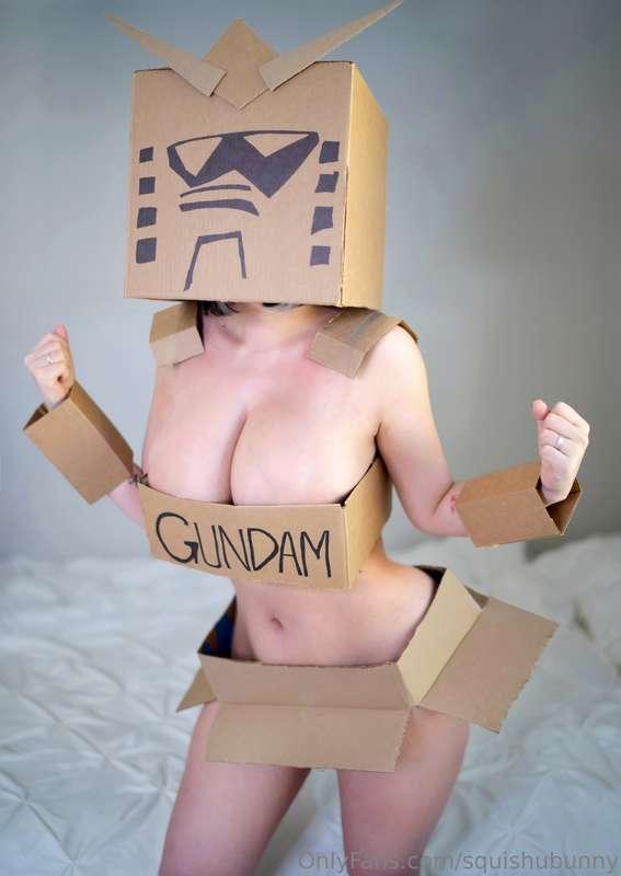 Sexy Cardboard Gundam is here! Enjoy the free preview or unl..