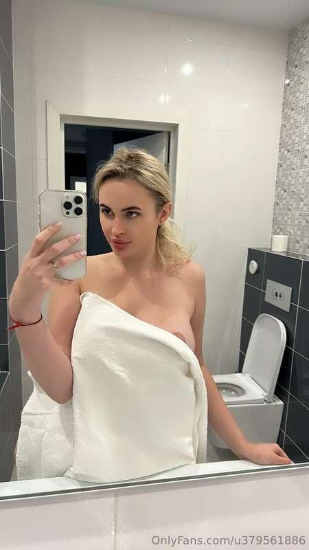 Cloaked in mystery, my gaze beckons you to come closer. 👀