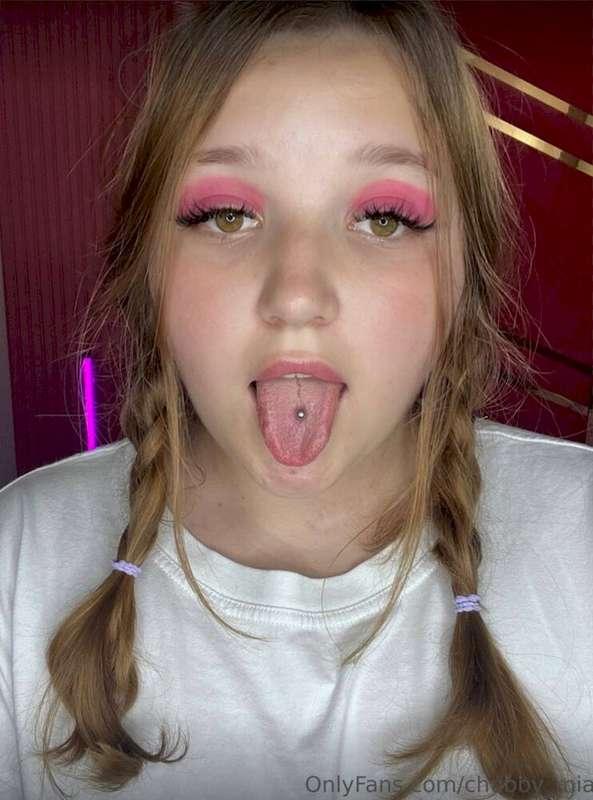 🔥SUBSCRIPTION @chubby_mia FREE ONLY NOW🔥This cutie would not..