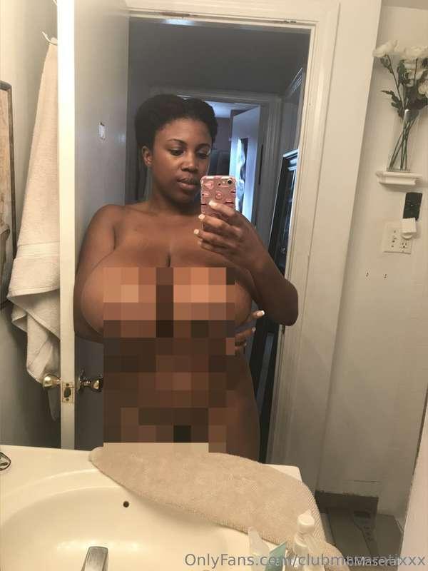Naked and ready for sexting, DM ME if you are ready! 🥵😈