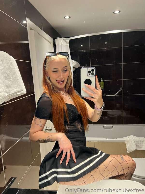 Getting naughty in the hotel room… bet you wish you had a ca..