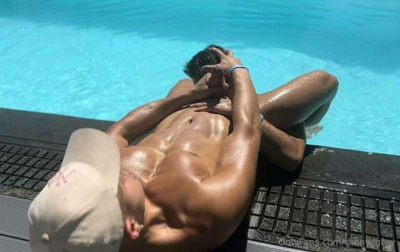 Swipe right ➡️😏😈 My new video with @Manuel_dosio have been r..