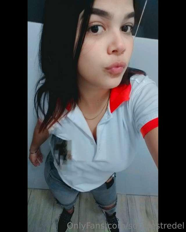 😗