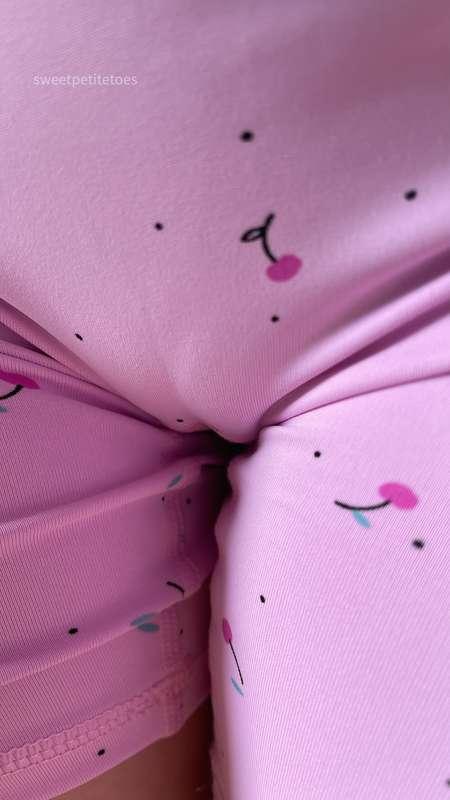 Just a cute little cameltoe 🐫💕