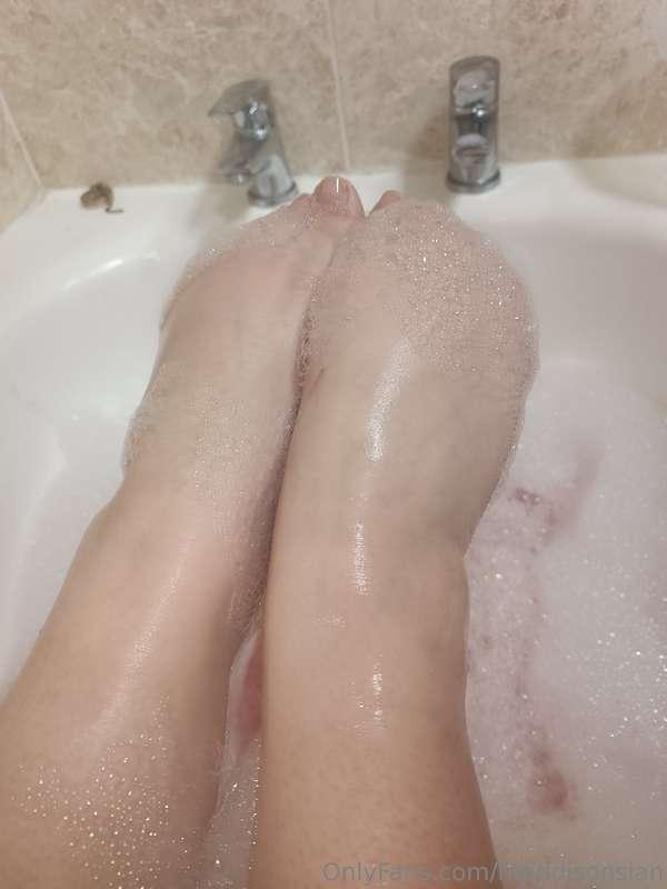 Bubbly toes 