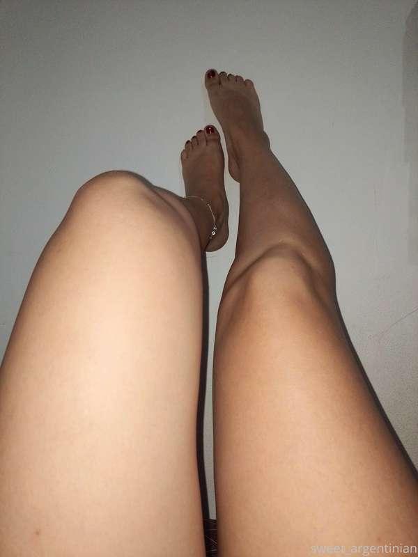 I just wish to feel your kisses gently gliding 💌