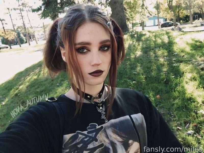 Spooky Girl In The Park smoking Weed
.𖥔 ˖🕸️🕷.𖥔 ˖  {¬ºཀ°}¬ 
        🎃 🍂  

(It’s my ritual after getting weed. Smoking it..)
 
#fyp #goth #altgirl #tgirl #trans #stoner #weed #stonergirl #outside 