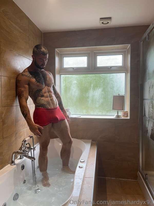 Who’s a fan of the red ? 😈🥵