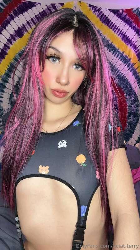 So lonely! Pls message me daddy I need to be pleasured..