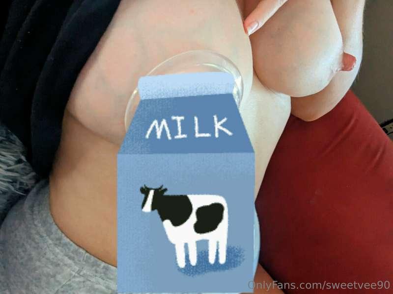 Interested in pumping pics?? 🍼💦😜