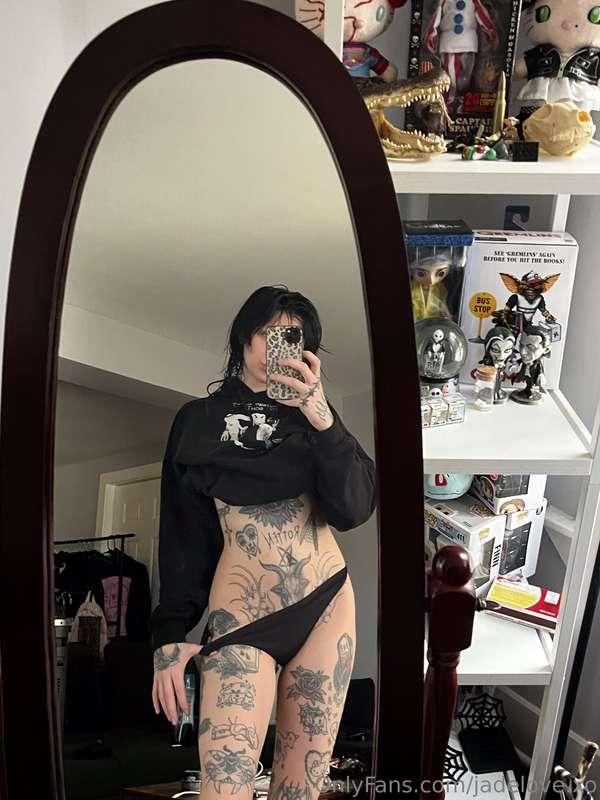 I’m online on my VIP page—message me now! 💌✨ https://onlyfan..