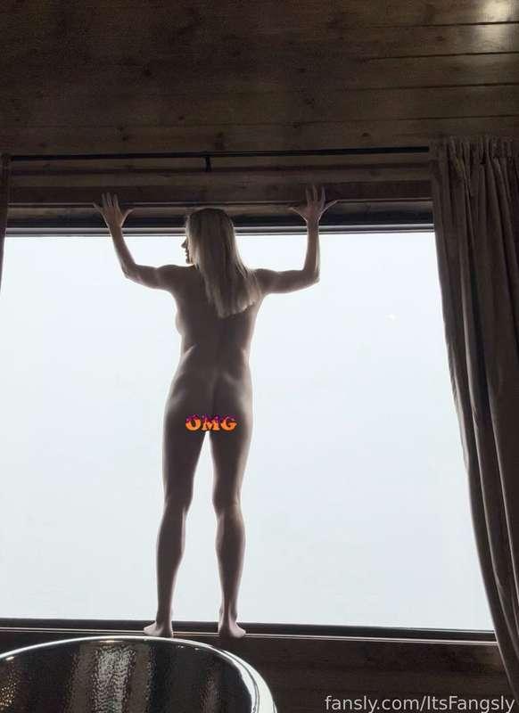 itsfangsly image #1