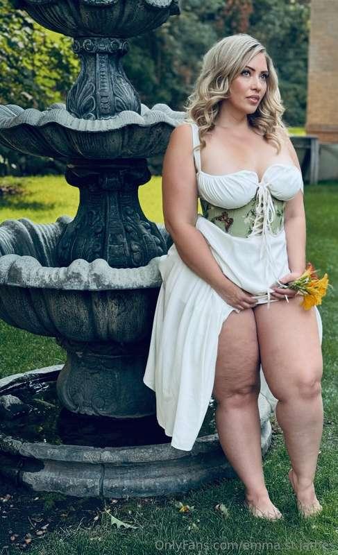 lost in a fairytale moment by the fountain❤️