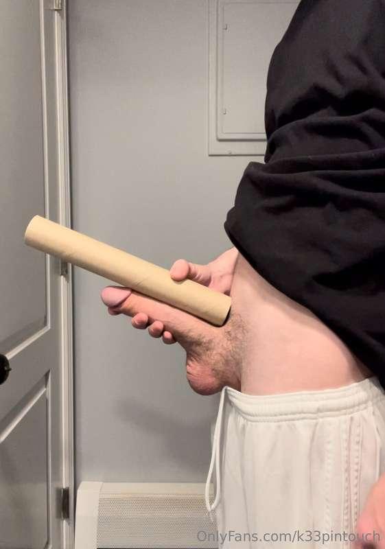 Paper towel roll comparison made me feel small 🤏🏻 message me..
