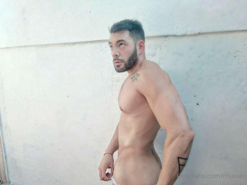 Would you like to fuck this latin male? 🍆🔥