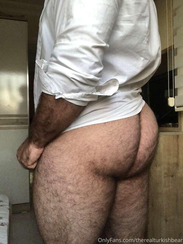 Who would thought that a regular bum check moment could turn..