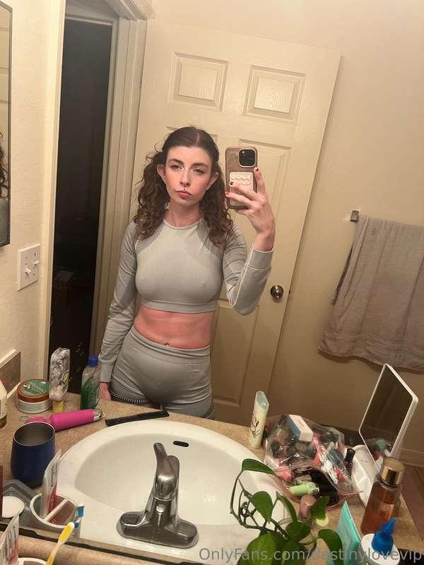 I got soo burned first trip to the beach this year 😅 am I st..