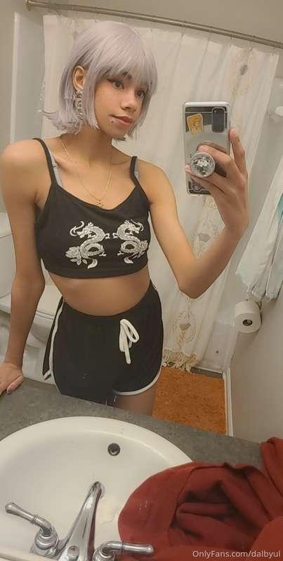 Thought I'd post again today and show my cute wig that I cut..