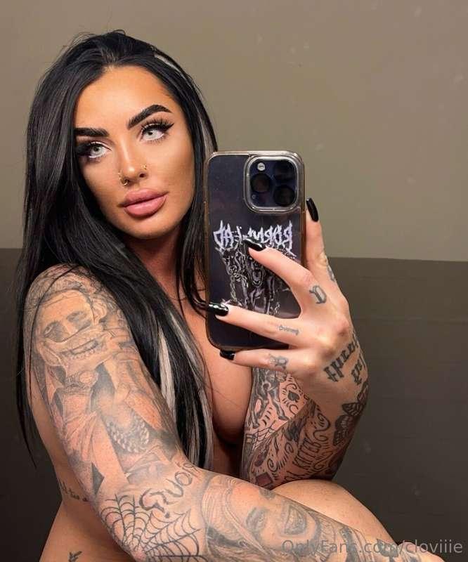 ITS OFFICIALLY MY BIRTHDAY 🎁🎂🎉 Who’s gunna spoil me 🥹