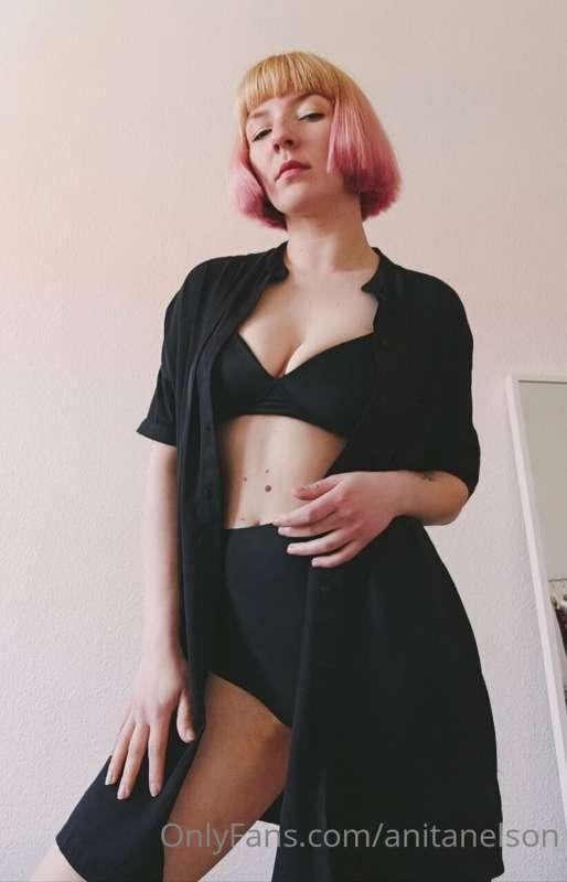 Baby, I think these clothes are superfluous!😒 Can you help m..