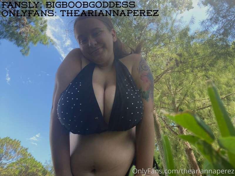🌴