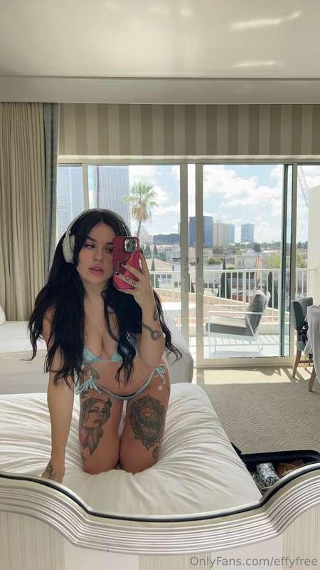 come here😈