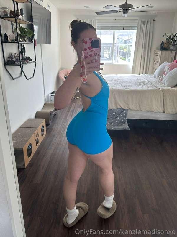 Have a great hump day 🍑