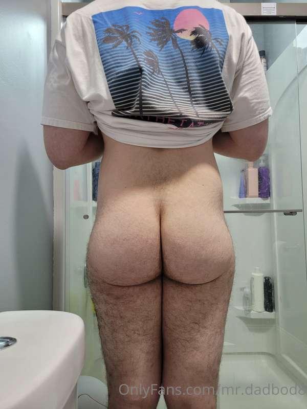 Just a little tease 😜 who want to take a nice bite of my ass..