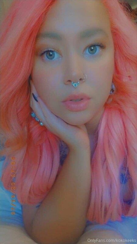Should I bring the pink hair back ???