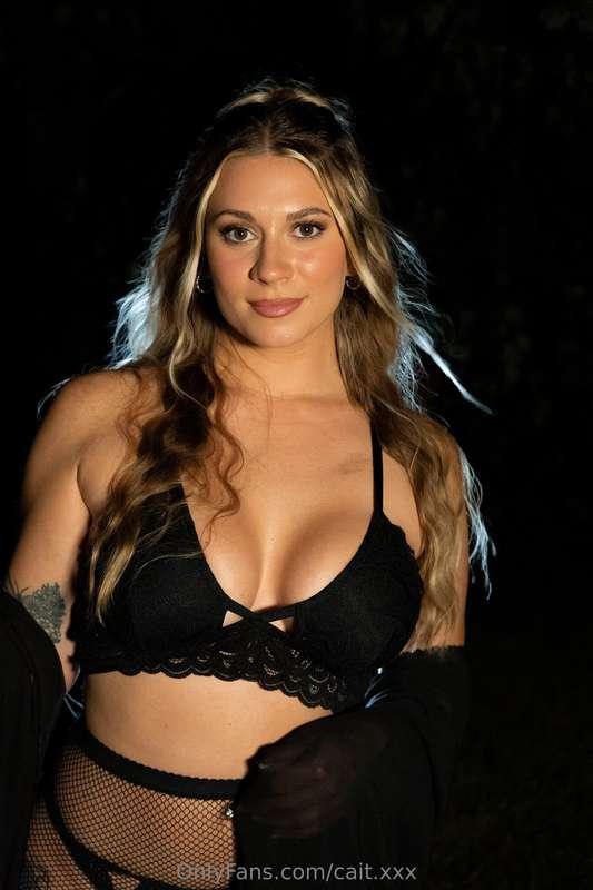 Long time no see, babes 🕯️💋   Let me know how much you misse..