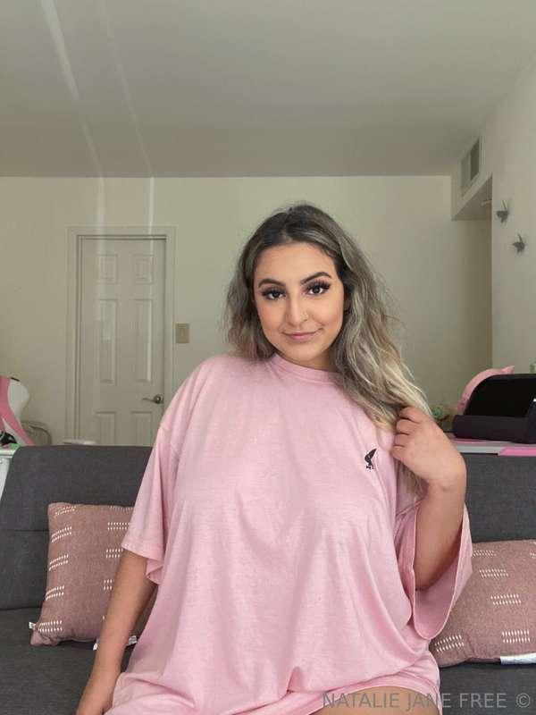 ruffle my sheets and make my legs shake baby🥰