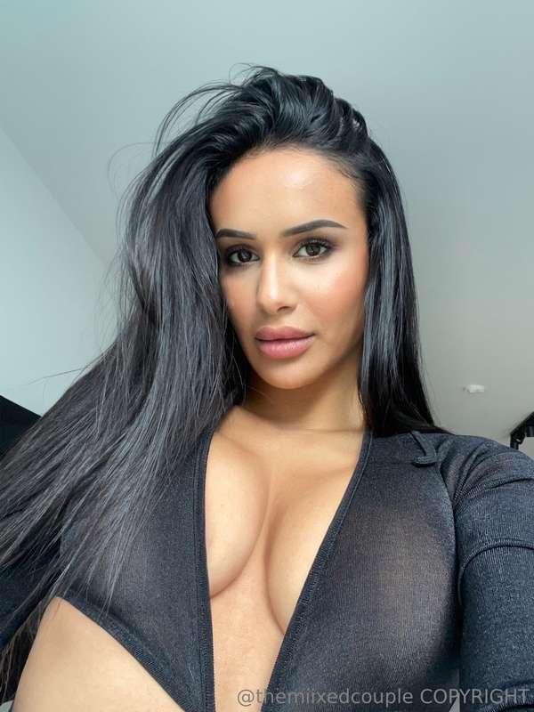 ***Did you know that I offer extremely hot sexting sessions?..