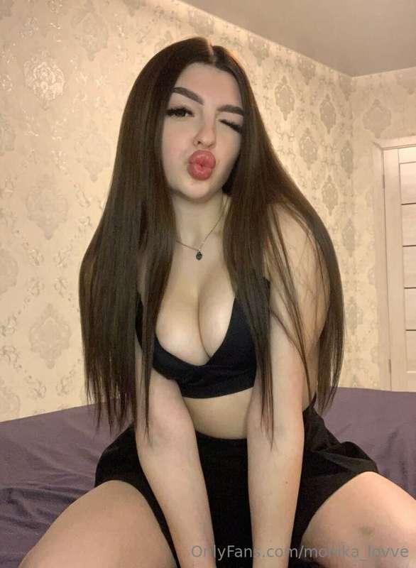🔞𝐅𝐑𝐄𝐄 𝐒𝐔𝐁𝐒𝐂𝐑𝐈𝐏𝐓𝐈𝐎𝐍🔞
This girls @lina.aangel is online & horn..
