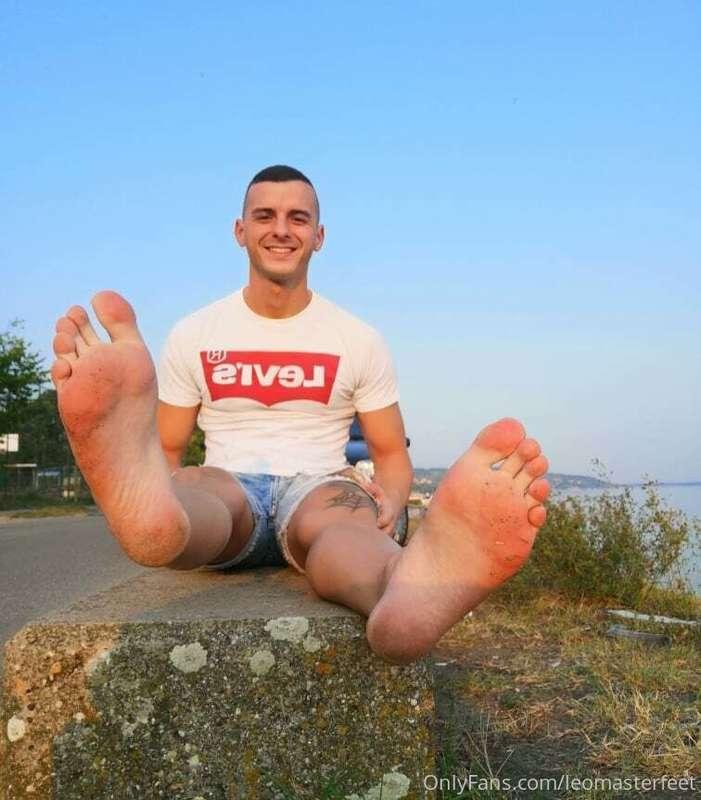 I know you like my feet :P