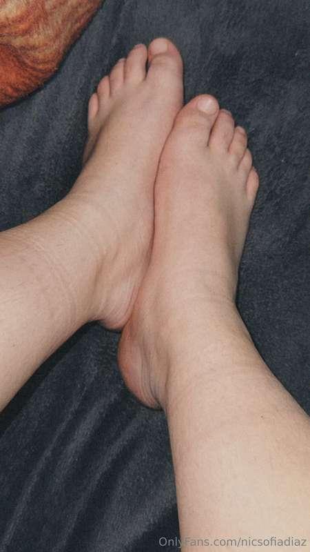 Me hace falta un masaje en los pies, me lo das? 🤤
