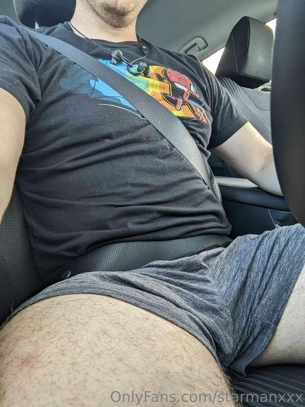 Letting my sweaty, gym cock get some fresh air 💪🍆