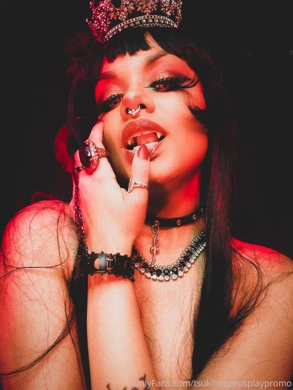 Happy Halloween everyone!!! I hope you enjoy this Vampire se..