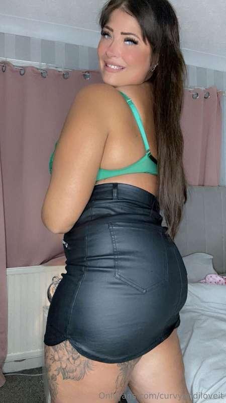 curvyandiloveit image #0