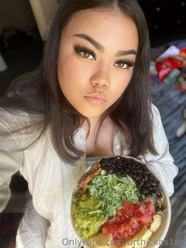 FOOD LOVERS, love food a little too much?🤤 I’ve got some foo..