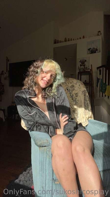 another beautiful day~ I put curlers in my hair last night a..