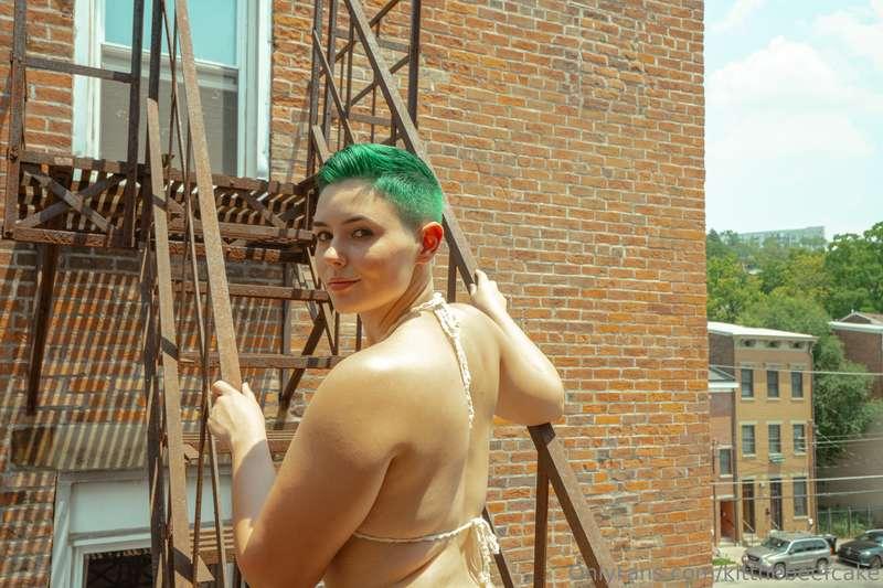 kitthebeefcake image #3