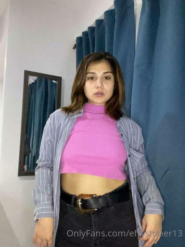 Today's outfit
Do you want to see me taking off my clothes?
..