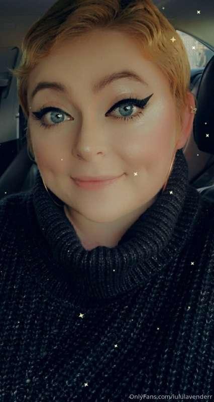 Just a cute selfie to show off my dimples!