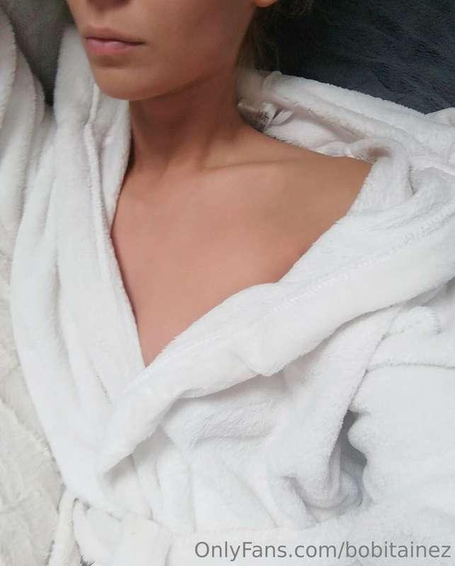 I am just chilling tonight...And you guys?🙈😘