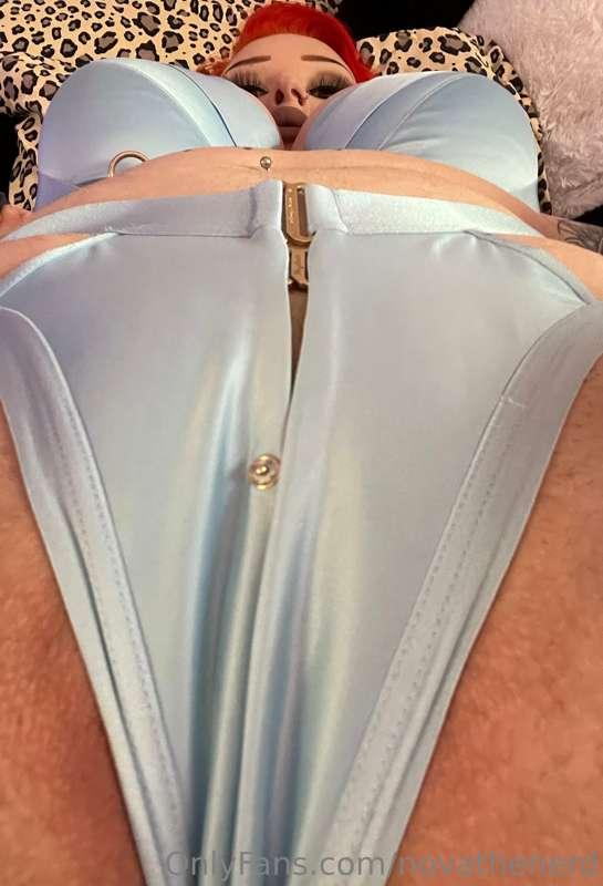 Swipe to open the panties 🤤💦