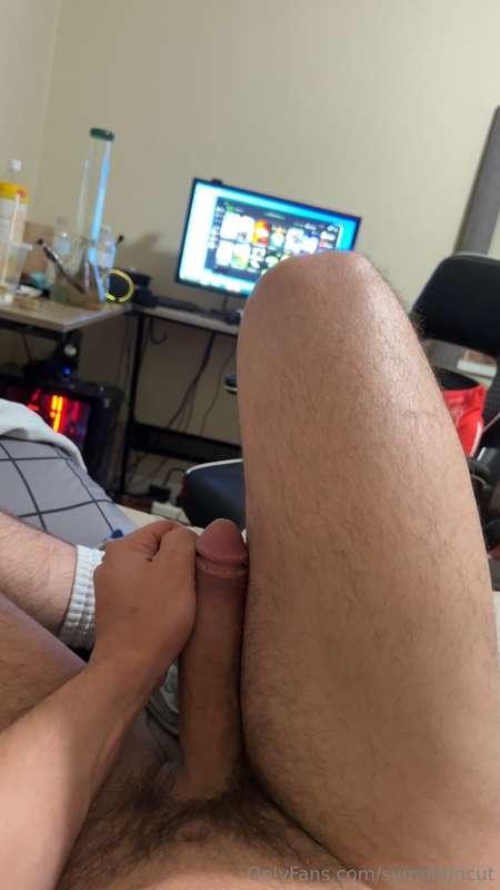 Wanna watch me stroke my 3rd leg?