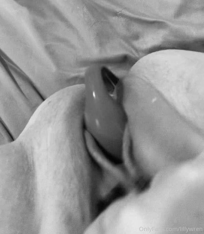 See me cum so hard I push my vibe out of my pussy and then c..